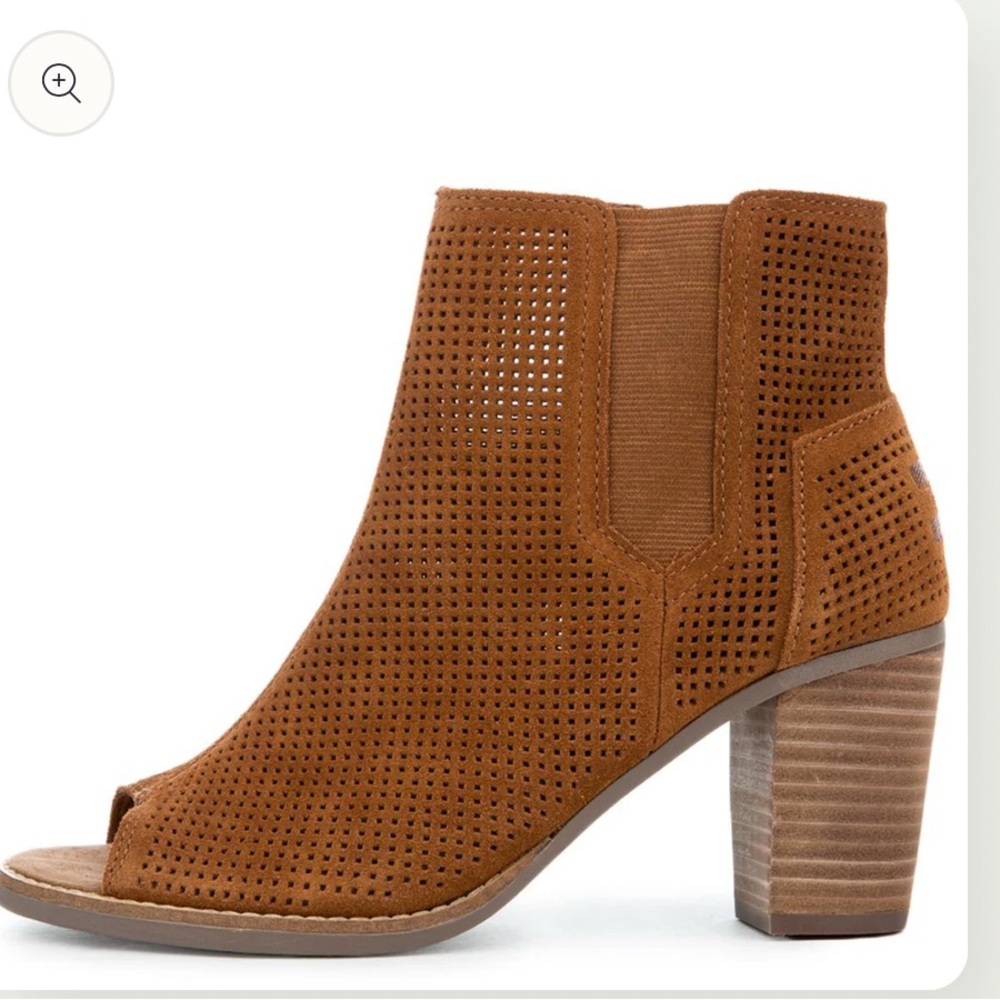 Tom’s Majorca Peep Toe Cinnamon Suede Perforated Boots. Size 8